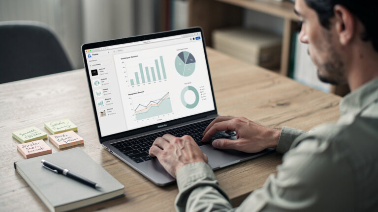 Interface Picktochart en action pour une infographie d’entreprise